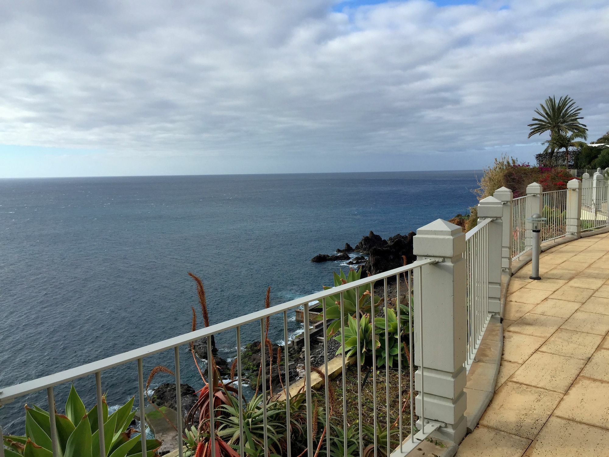 Finest Rentals - Beachfront Penthouse Funchal  Exteriör bild