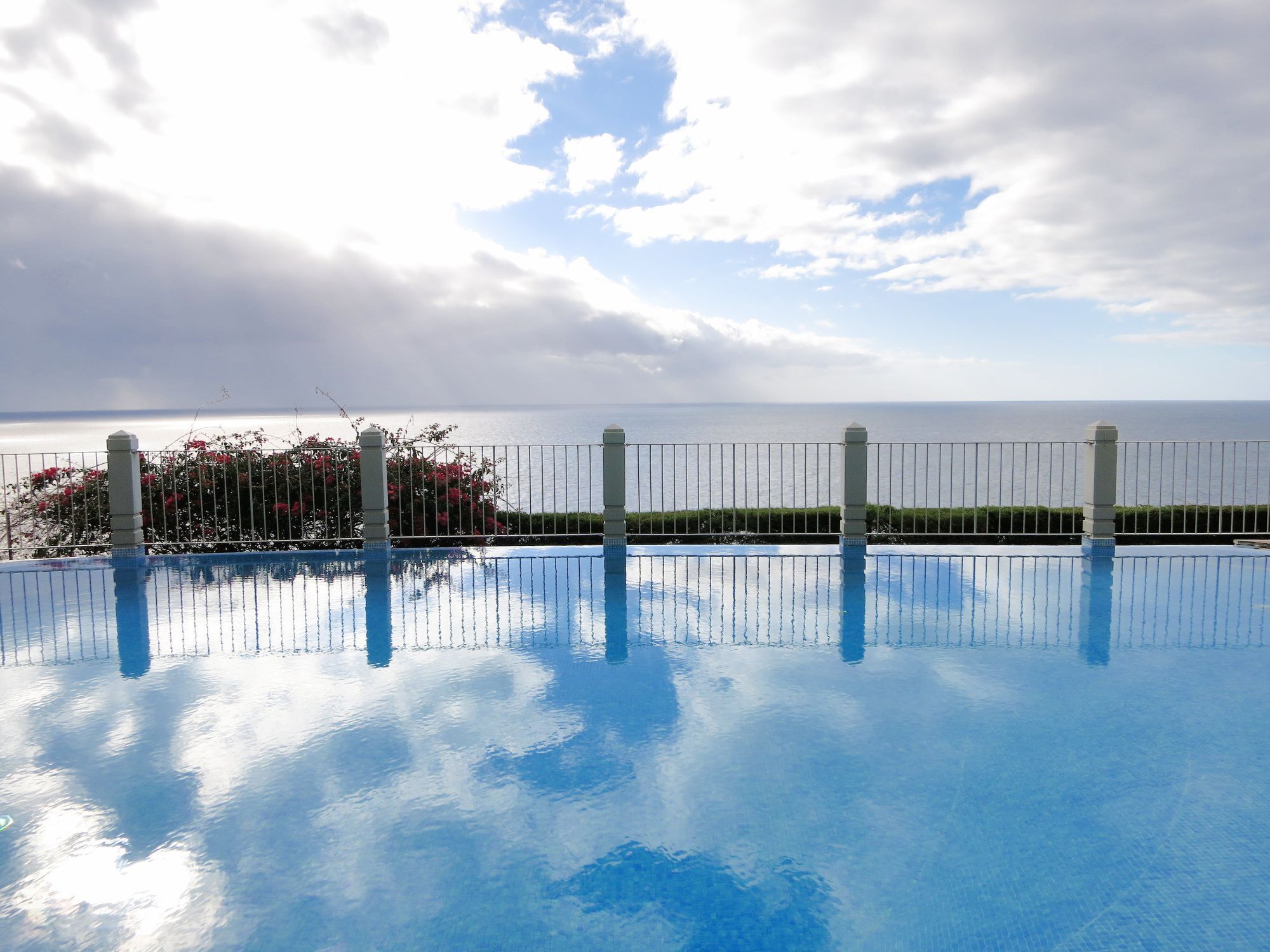 Finest Rentals - Beachfront Penthouse Funchal  Exteriör bild